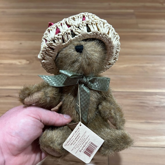 Boyd’s Bears Gen You Wine Teddy Bear - Picture 1 of 3